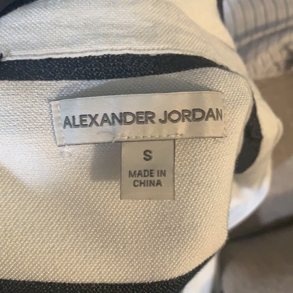 Button up - Picture 2 of 2
